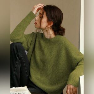 NWOT Crewneck Sweater